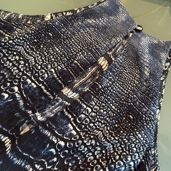 NEW Fabrik Navy Animal Print Shorts Romper with Halter Neckline Size M - Picture 7 of 10